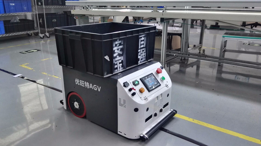 深圳優旺特AGV小車 700450370型升降AGV，全國銷售，品質保障